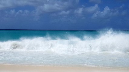 mare caraibico, onda mare in lento movimento, slow moving sea wave