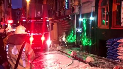 Apartta çıkan yangın söndürüldü