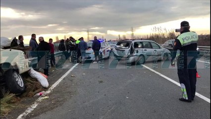 PERPLASEN TRE MAKINA, DY TE PLAGOSUR, SHKAK PARAKALIMI I GABUAR - News, Lajme - Kanali 7