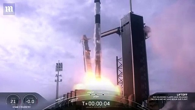 SpaceX astronaut capsule splashes down off Florida coast