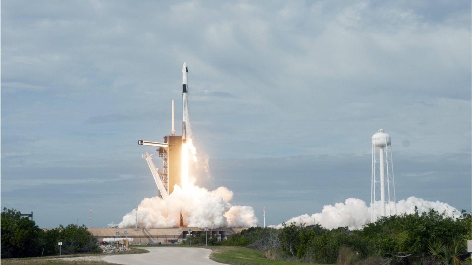 SpaceX Executes Rocket Failure Test