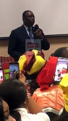 Londre: Macky se fait interrompre par une dame qui réclame la libération de Guy Marius