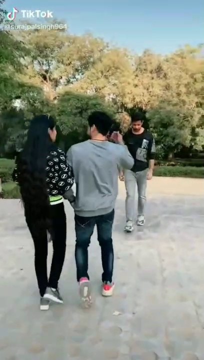 Today's best Letest trending comedy  video on Tik tok  Helo trending comedy video v mate trending comedy video and many more