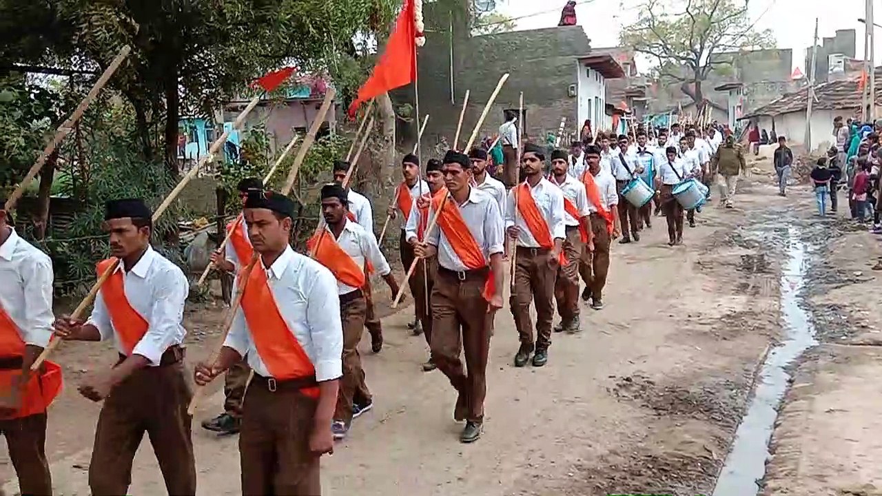 चंदवासा में  संघ का विशाल पथ संचलन निकला