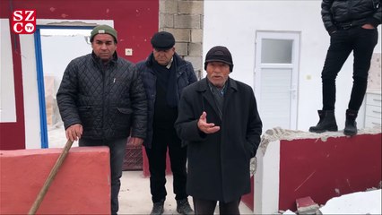 Kaçak yaptıkları hobi evlerini balyozlarla yıktılar
