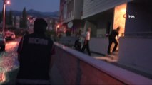 İzmir'de FETÖ operasyonu: Yusuf Bekmezci ve Akif Sarı yakalandı
