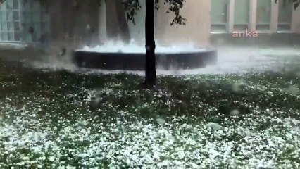 Avustralya'ya ceviz büyüklüğünde dolu yağdı