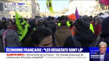 Des manifestants se sont réunis à Versailles où Emmanuel Macron doit rejoindre le sommet Choose France