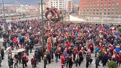 Download Video: Pensionistas vascos se movilizan frente al Ayuntamiento de Bilbao