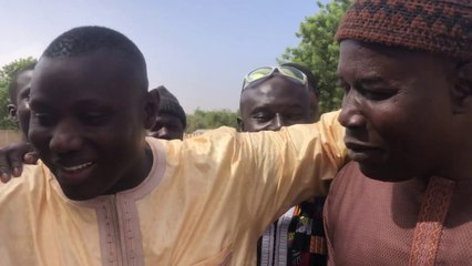 Lirou Diane à Réfane village de Wouly pour présenter ses condoléances avec Jamaïcain