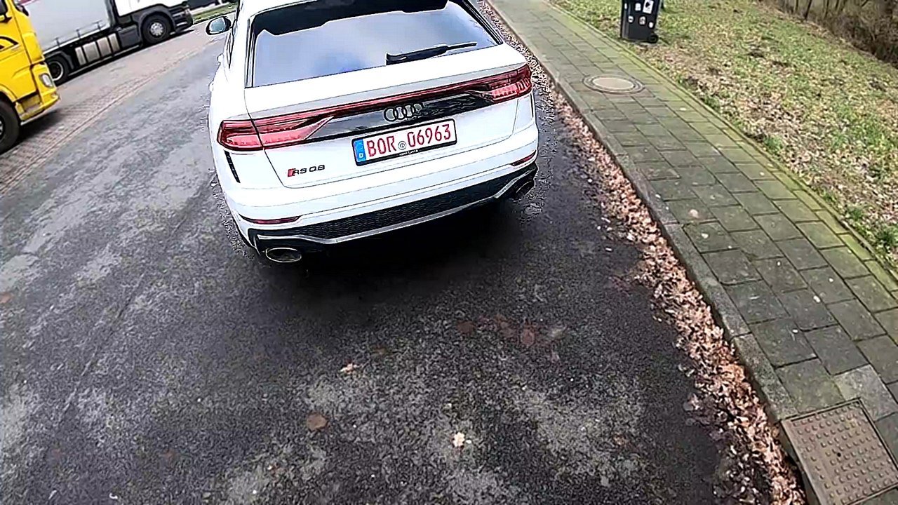 303 km/h en Audi RS Q8