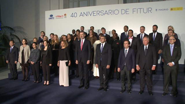 Rey destaca apuesta por innovación, excelencia y sostenibilidad en turismo