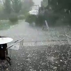 Violenta granizada con granizo de gran tamaño