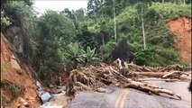 Trecho da Rodovia ES 375, em Rio Novo do Sul, ficou destruído após a chuva