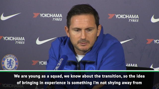 Lampard hints at Chelsea interest in Cavani