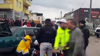 'Seviyor musun?' sorusuna olumsuz yanıt alan kadın otomobilin direksiyonunu kırdı: 2 yaralı