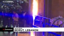 شاهد: استمرار الاشتباكات العنيفة بين المتظاهرين وقوات الأمن في بيروت