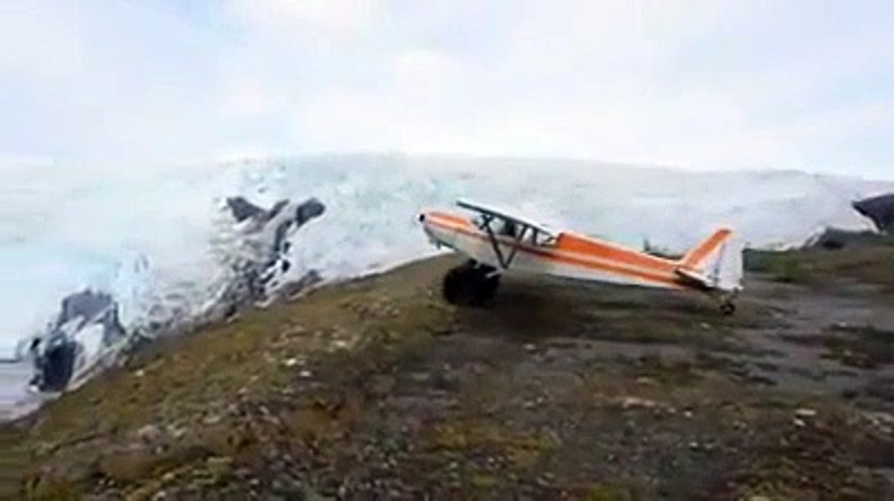 Ce pilote tente un décollage très risqué... Réussi ou non ???