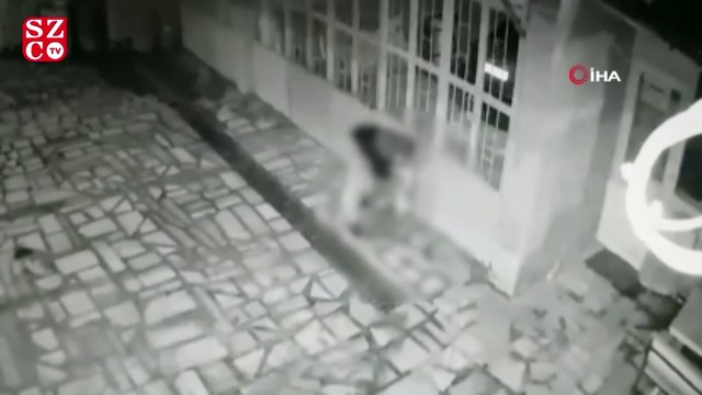 Annesini 15 yerinden bıçakladı