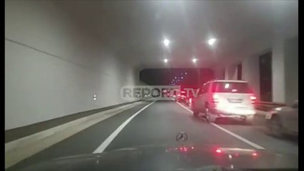 Report TV -Pogradec/ Makinat bëhen 'copash' në aksident, në gjendje të rëndë disa persona