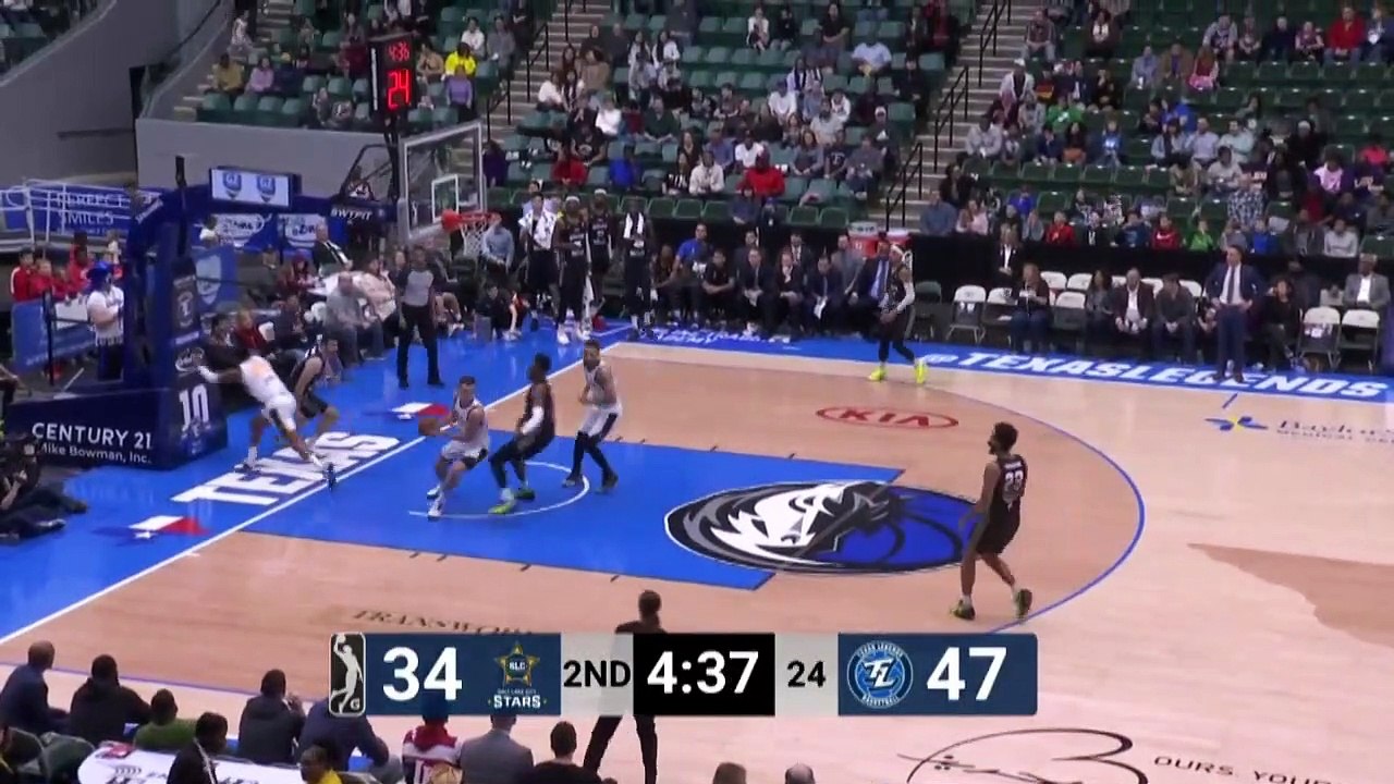 Rodney Pryor swats it away!