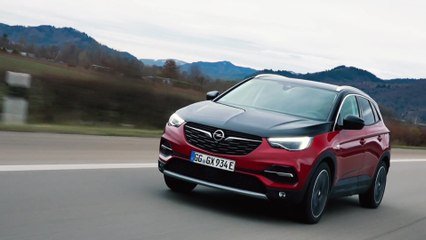 The new Opel Grandland X Hybrid 4 Driving Video