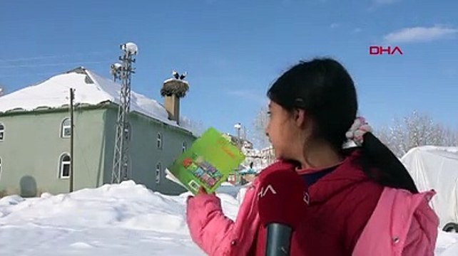 Göç edemeyen leyleklere, köylüler sahip çıkıyor