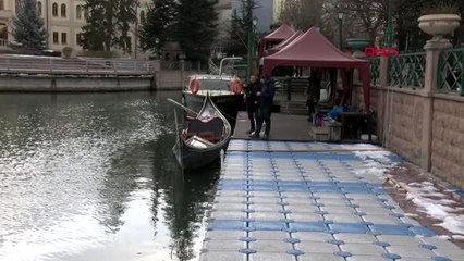 Eskişehir'de soğuk havaya rağmen gondol sefası