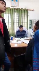 उन्नाव- ड्यूटी के दौरान अस्पताल मे सिगरेट पीते डॉक्टर का वीडियो वायरल