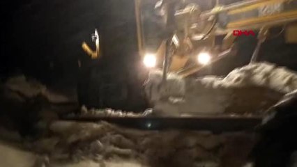 Bursa karda mahsur kalan sürücü 8 saat sonra kurtarıldı