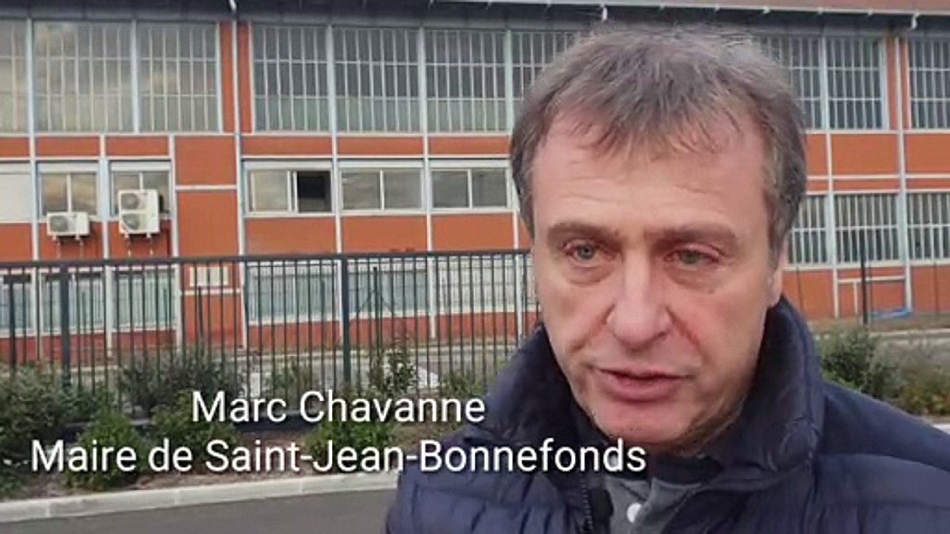 Marc Chavanne, le maire de Saint-Jean-Bonnefonds, défend le centre d'appel  de sa commune - Vidéo Dailymotion
