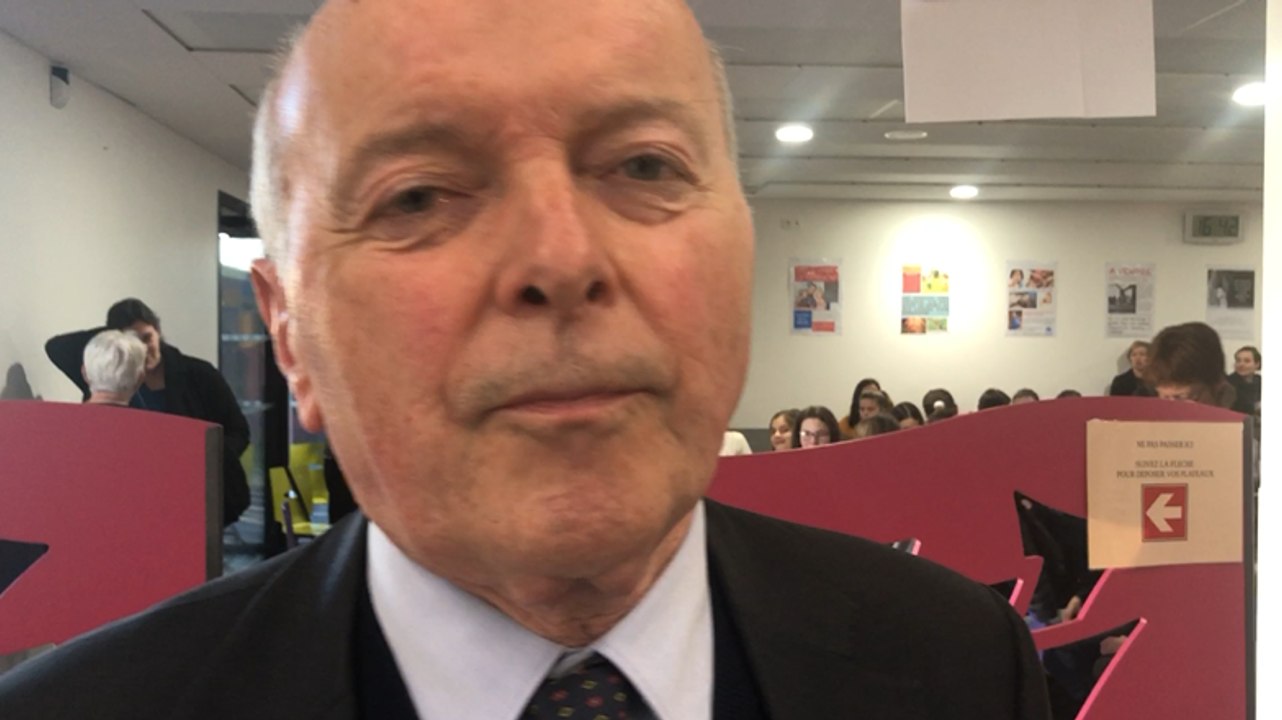 Jacques Toubon rencontre des collégiens