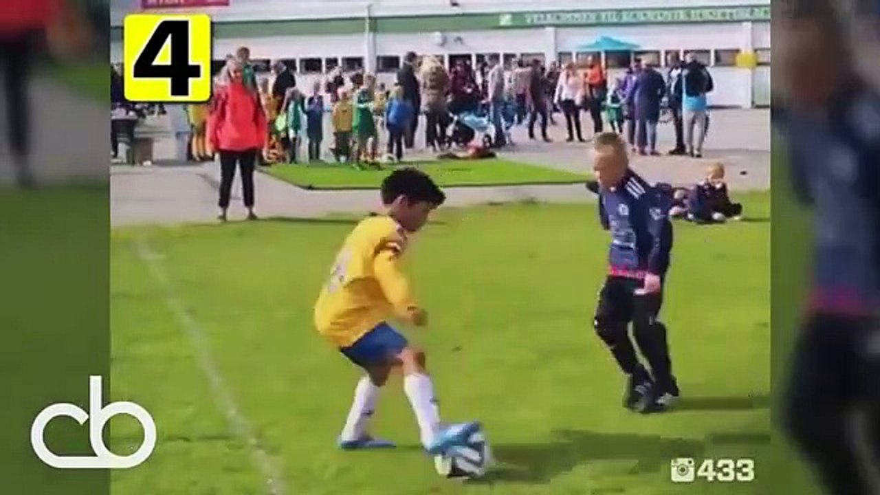 KIDS_IN_FOOTBALL_●_FUNNY_FAILS,_SKILLS,_