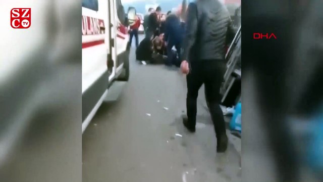 İzmir'de servis minibüsü otomobille çarpıştı 8 yaralı