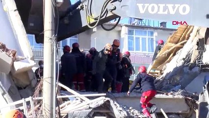Elazığ sürsür mahallesi dilek apartmanı'nda arama kurtarma çalışmaları-1