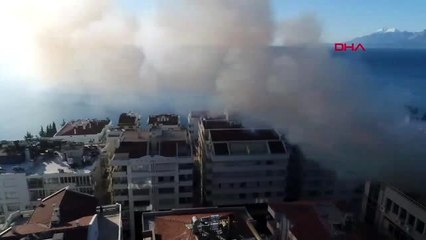 Antalya'da bir iş merkezinde yangın