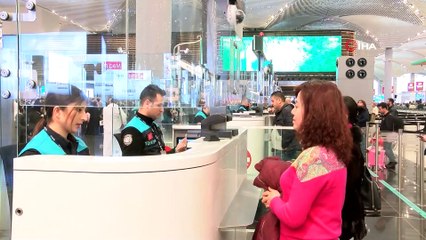 Pasaport Polisleri Yeni Kıyafetlerini Giydi