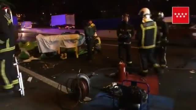 Siete heridos en un aparatoso accidente entre un autobús y dos vehículos