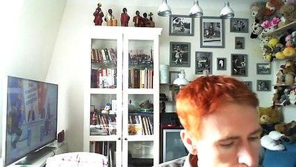 Wiwi égratigne "étranger" de Camille Bazbaz