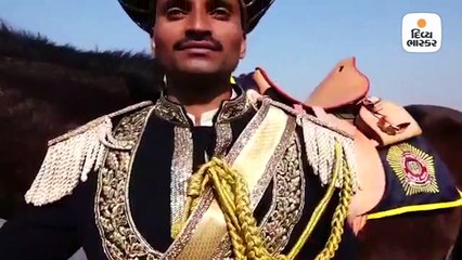 મનીષ મલ્હોત્રાએ ‘હોર્સ યુનિટ’ માટે સ્પેશિયલ યુનિફોર્મ બનાવ્યો, યુઝરે કહ્યું-ગરમીમાં આ યુનિફોર્મનું શું કરશો !