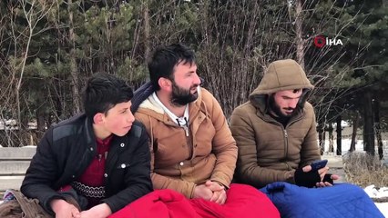 Şehidin anısına eksi 10 derecede kar üzerinde futbol turnuvası