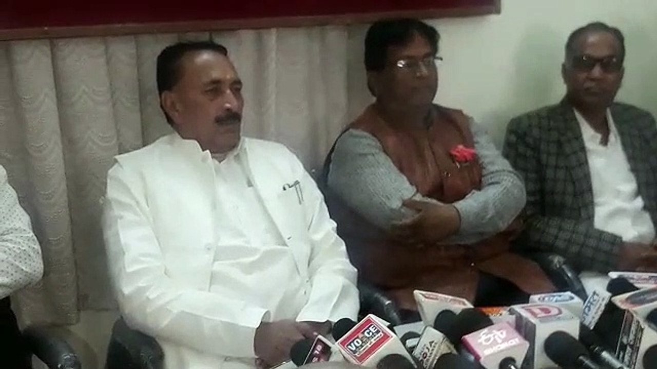 प्रभारी मंत्री हुकुम सिंह ने की प्रेसवार्ता, 1...