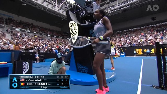 Teenage sensation Gauff continues Australian Open run