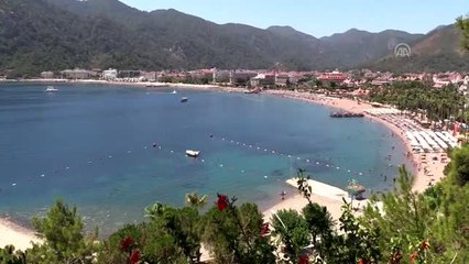 Marmaris'teki Kenan Evren Bulvarı'nın ismi "Bülent Ecevit Bulvarı" oldu