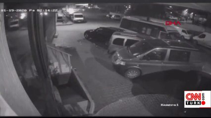 Minibüs 3 araca çarparak durabildi