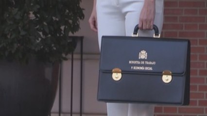 Trabajo, patronal y sindicatos estudian la subida del salario minimo