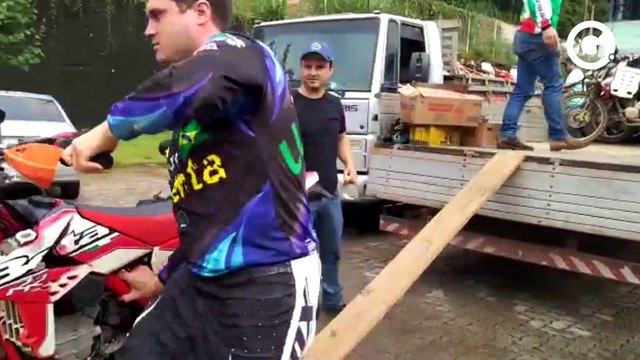 Grupo de trilhas de Venda Nova do Imigrante dão apoio a Defesa Civil em resgates de comunidades isoladas no Sul do Estado