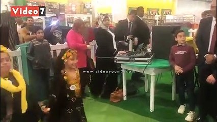 عروض فلوكولورية للأطفال فى معرض الكتاب استقبالا لرئيس الوزراء