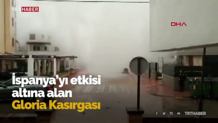 İspanya'da dev dalgalar görenleri şaşkına çevirdi