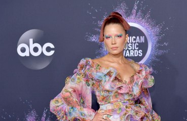 Halsey célèbre l'anniversaire d'Evan Peters sur Instagram: 'Je ne peux pas imaginer un monde sans toi.'